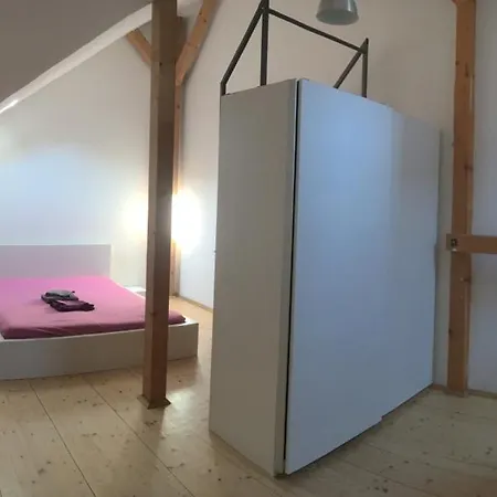 Dachgeschosswohnung Mit 2 Schlafzimmern Graz