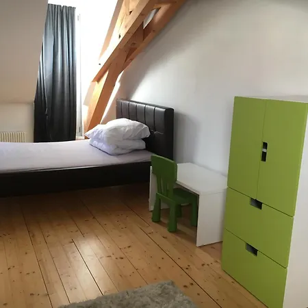 Appartement Dachgeschosswohnung Mit 2 Schlafzimmern